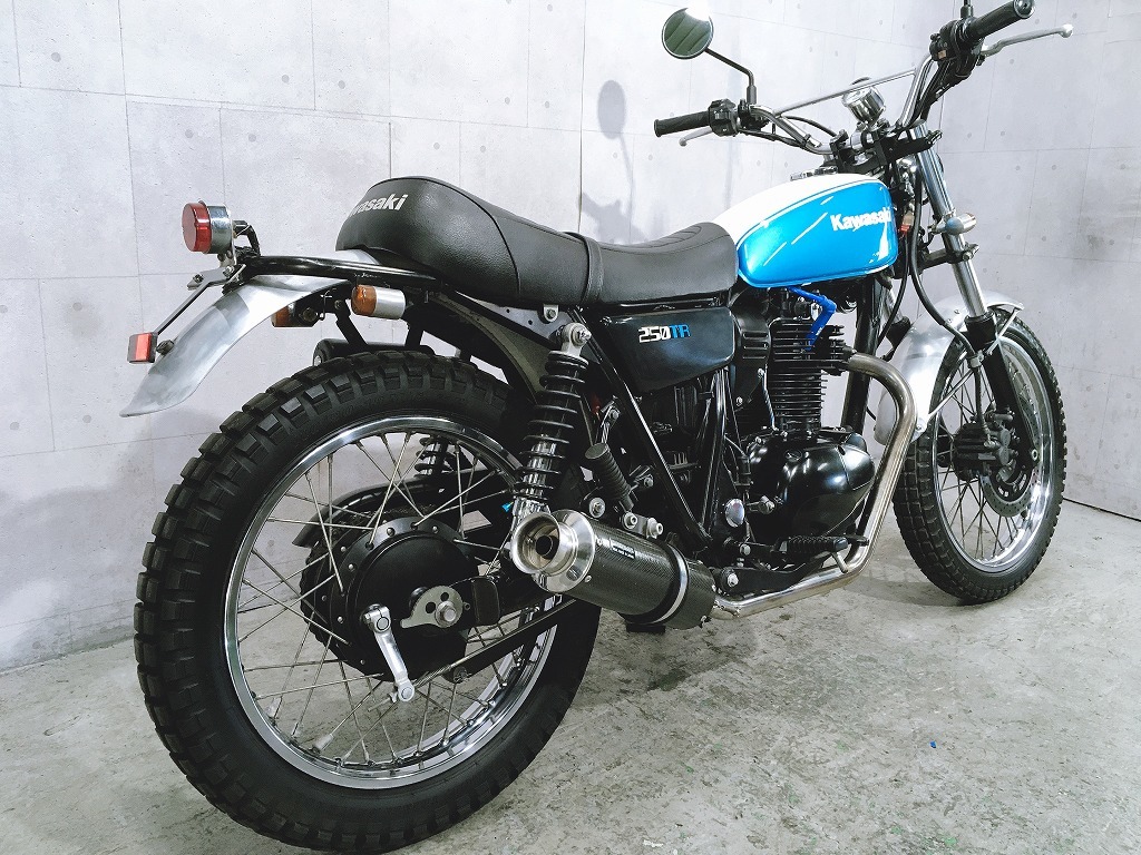 日本未発売】 250TR キャブ車 SS300カーボンマフラー BEAMS ビームス 250TR(インジェクション車) SS300チタンマフラー BEAMS(ビームス)