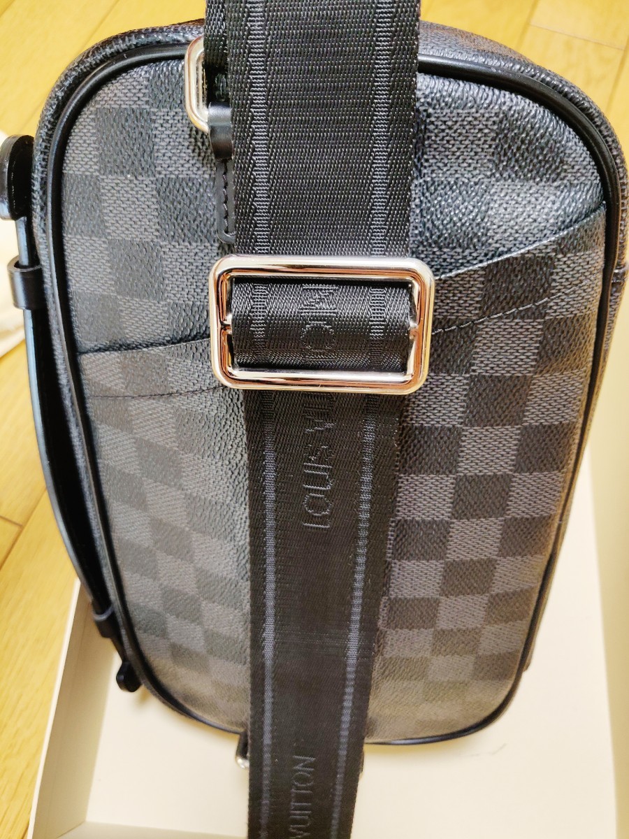 ☆LOUIS VUITTON☆ルイヴィトン　アンブレール　ダミエグラフィット　ボディバッグ 　専用箱・布付！