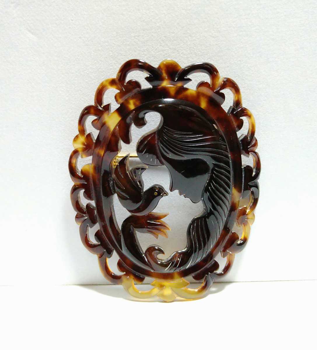 新品】 豪華鼈甲ブローチ 本べっ甲 黒甲 白甲 透かし彫り ペンダント 新品】 豪華鼈甲ブローチ 本べっ甲 黒甲 白甲 透かし彫り ペンダント