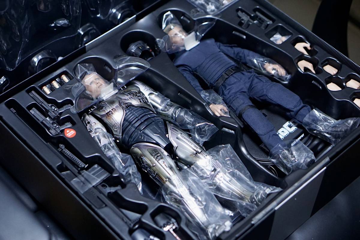 1/6 ホットトイズ ロボコップ(バトルダメージ版)&アレックス・マーフィ