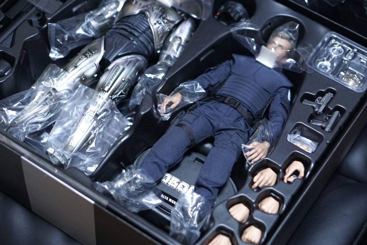 1/6 ホットトイズ ロボコップ(バトルダメージ版)&アレックス・マーフィ