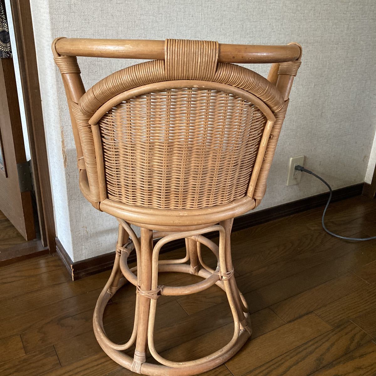 レトロ　籐編み　ラタン　椅子　チェア ビンテージ 座面回転式　ジャパニーズモダン _画像6