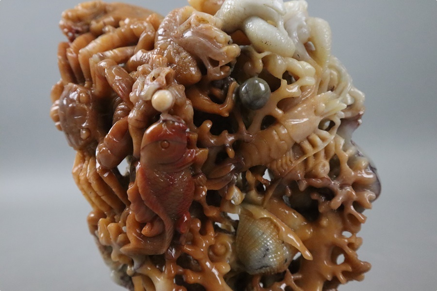 中国古玩 寿山石彫蟹海老魚珊瑚彫置物 唐木台付/ 中国美術 田黄石