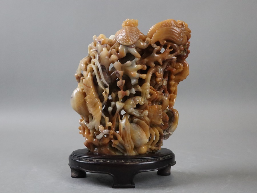 中国古玩 寿山石彫蟹海老魚珊瑚彫置物 唐木台付/ 中国美術 田黄石