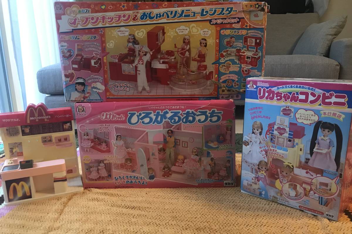 41%割引入荷中 リカちゃん人形、リカちゃんハウス リカちゃんコンビニ 購入オンライン リカちゃん まとめ売り ハウス・人形・洋服他 キャラクターグッズ