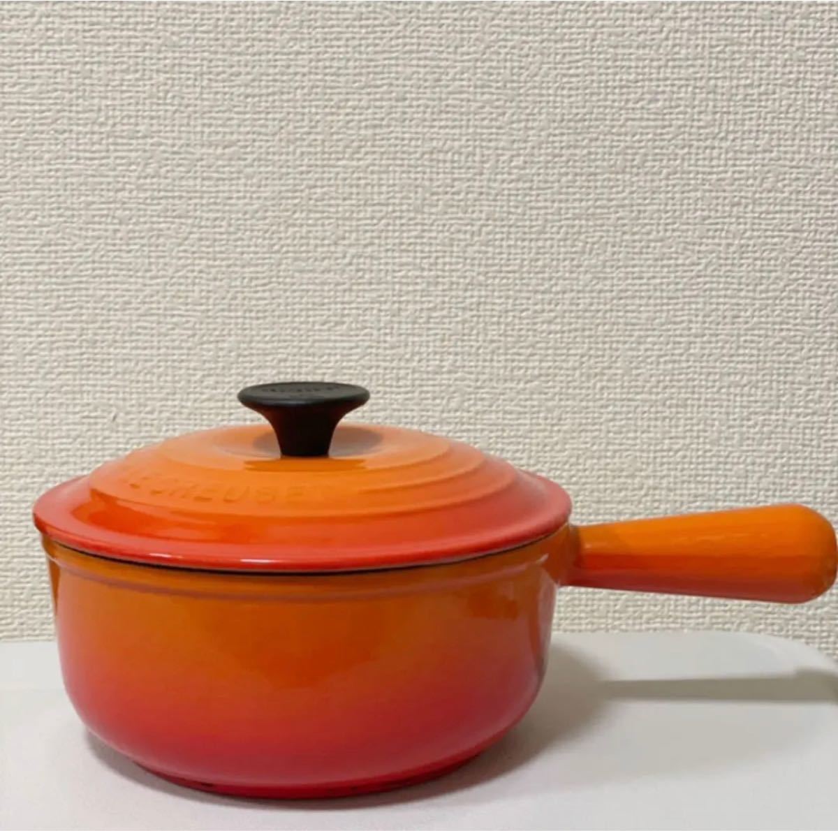 美品ルクルーゼLECREUSETソースパン18cmオレンジ 鋳物ホーロー 美品ルクルーゼLECREUSETソースパン18cmオレンジ 鋳物ホーロー