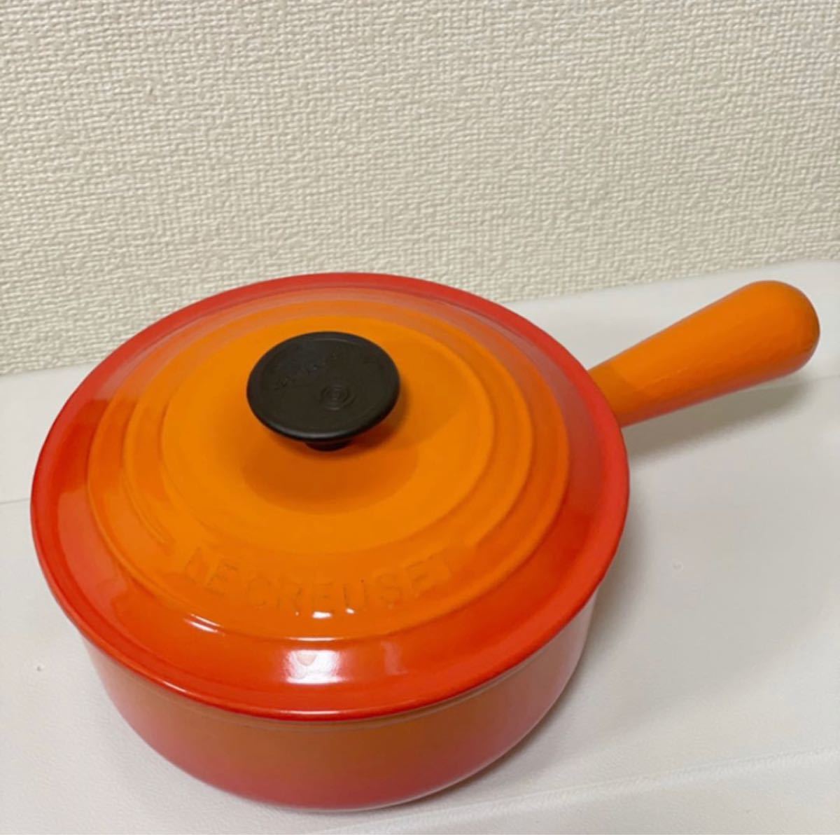 美品ルクルーゼLECREUSETソースパン18cmオレンジ 鋳物ホーロー 美品ルクルーゼLECREUSETソースパン18cmオレンジ 鋳物ホーロー