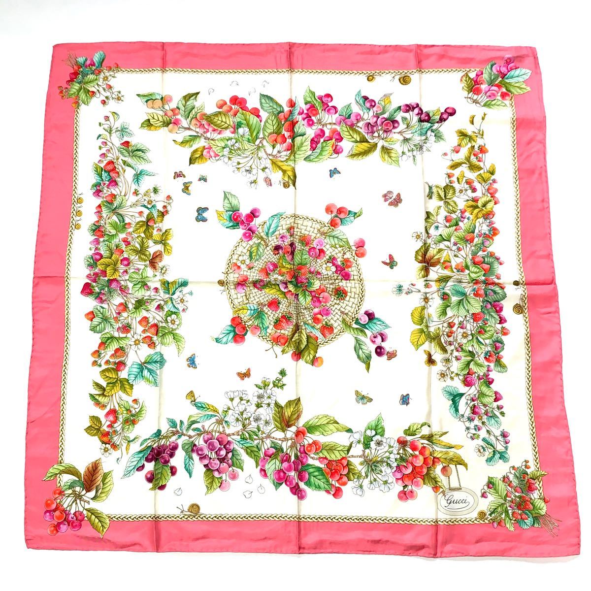 GUCCI グッチ スカーフ シルク さくらんぼ いちご ピンク GUCCI グッチ スカーフ シルク さくらんぼ いちご ピンク