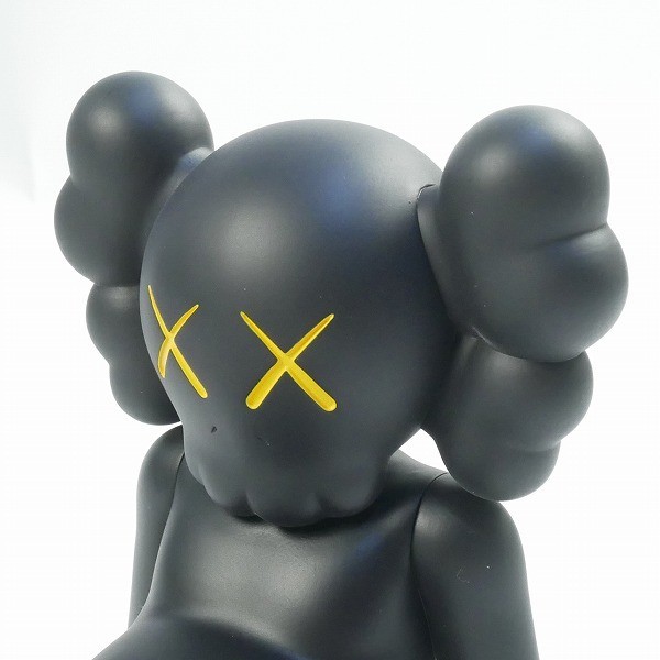 カウズ KAWS HOLIDAY TAIPEI Limited 7 フィギュア 黒 Size【フリー