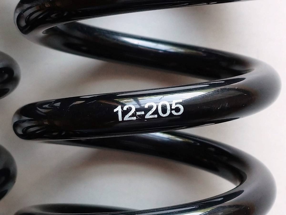  производитель неизвестен передний подвеска пружина использование период примерно 2 месяцев свободный длина 205. жесткость пружины неизвестен наружный диаметр 86. внутренний диаметр 62.