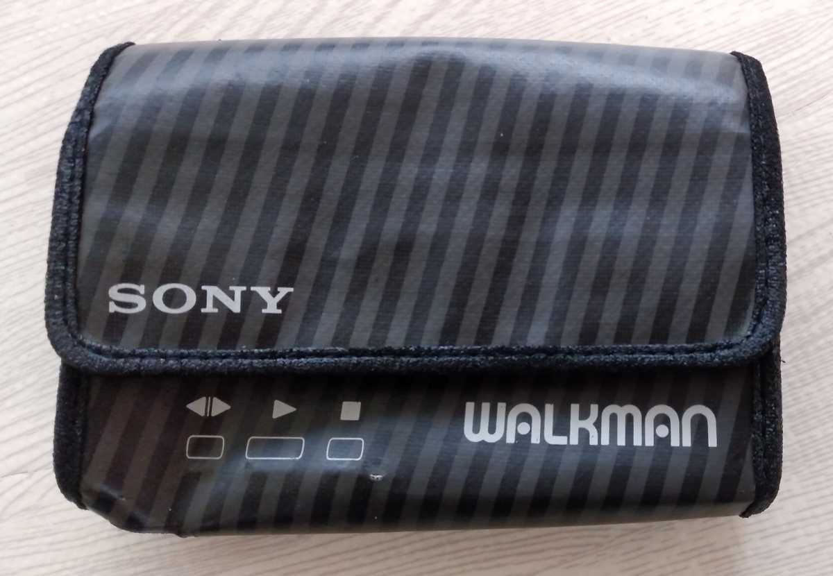 SONY カセットウォークマン WM-40 ブラック ジャンク 黒 ソニー ソフトケース付き WALKMAN _画像9