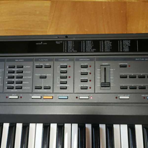 A608-K31-204 Roland ローランド E-20 シンセサイザー 電子ピアノ 鍵盤_画像4