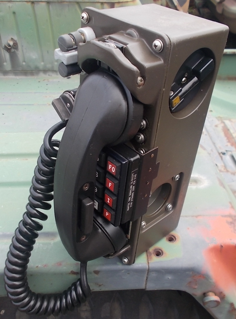  the US armed forces . war telephone TA-312/PT ( push circuit . use possible )