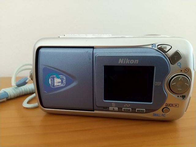 品質満点 nikon ニコン coolpix2500 デジタルカメラ デジカメ デジタル
