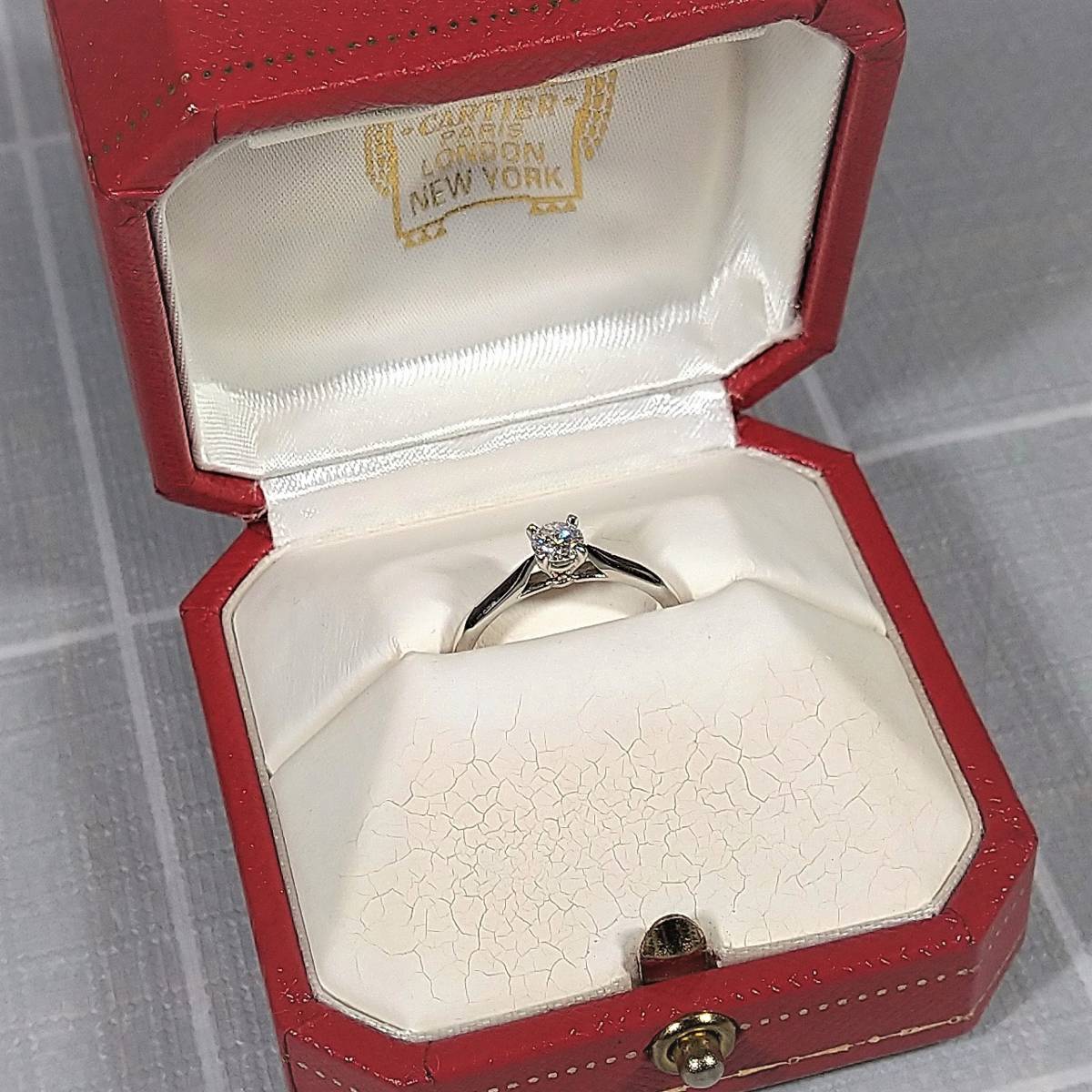 Paypayフリマ カルティエ 未使用に近い ダイヤ リング 立て爪 プラチナ 指輪 美品