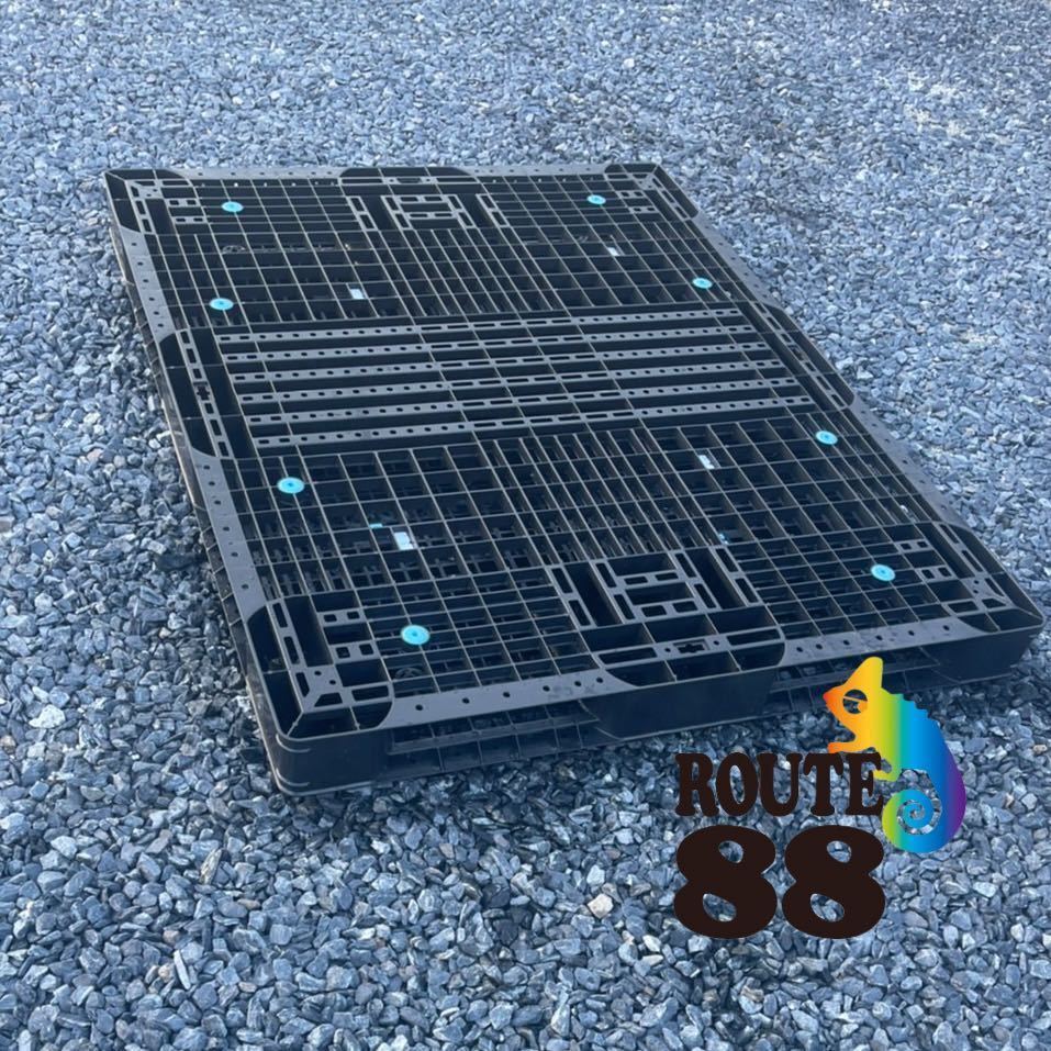 中古】【格安】樹脂パレット 1400×1100×100 30枚セット 中古】【格安】樹脂パレット 1400×1100×100 30枚セット