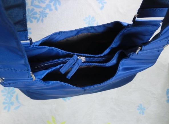 【未使用品】はっ水 仕分け３室バッグ　　カラー：ブルー_画像3