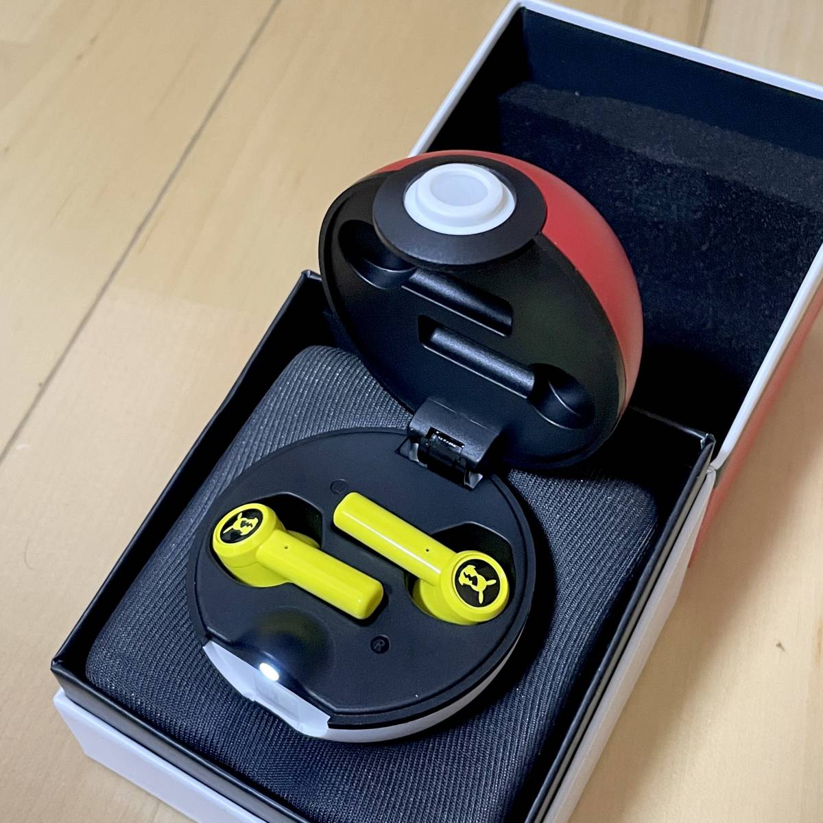 新品未開封】正規品 定価15 000円 日本未発売 Razer レイザー 新品未開封】正規品 定価15 000円 日本未発売 Razer レイザー