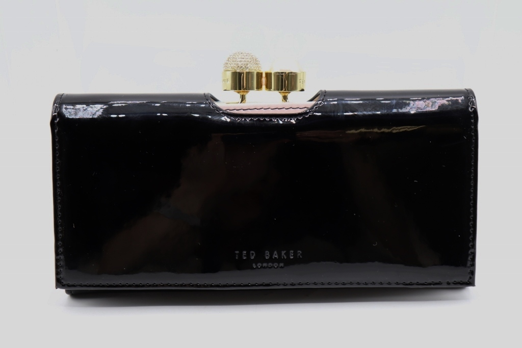サイズ TED 長財布 美品の通販 by 彩's shop|テッドベイカーなら