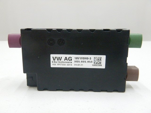 * VW Passat TSI elegance 3C/B8 2021 year 3CDPC voltage converter attaching USB distributor ( stock No:A33392) (7367) *