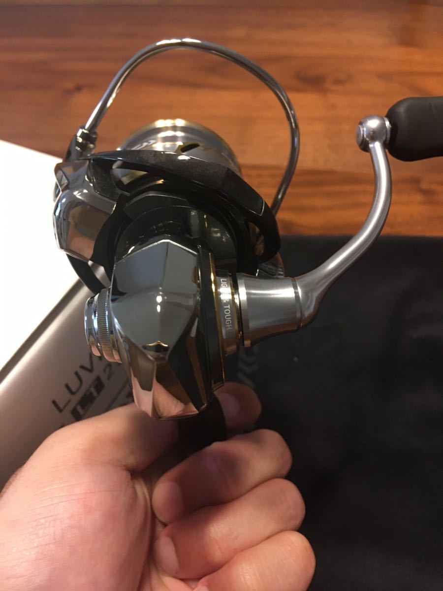 超美品 日本製 20 ルビアス FCLT2500S ダイワ DAIWA スピニングリール