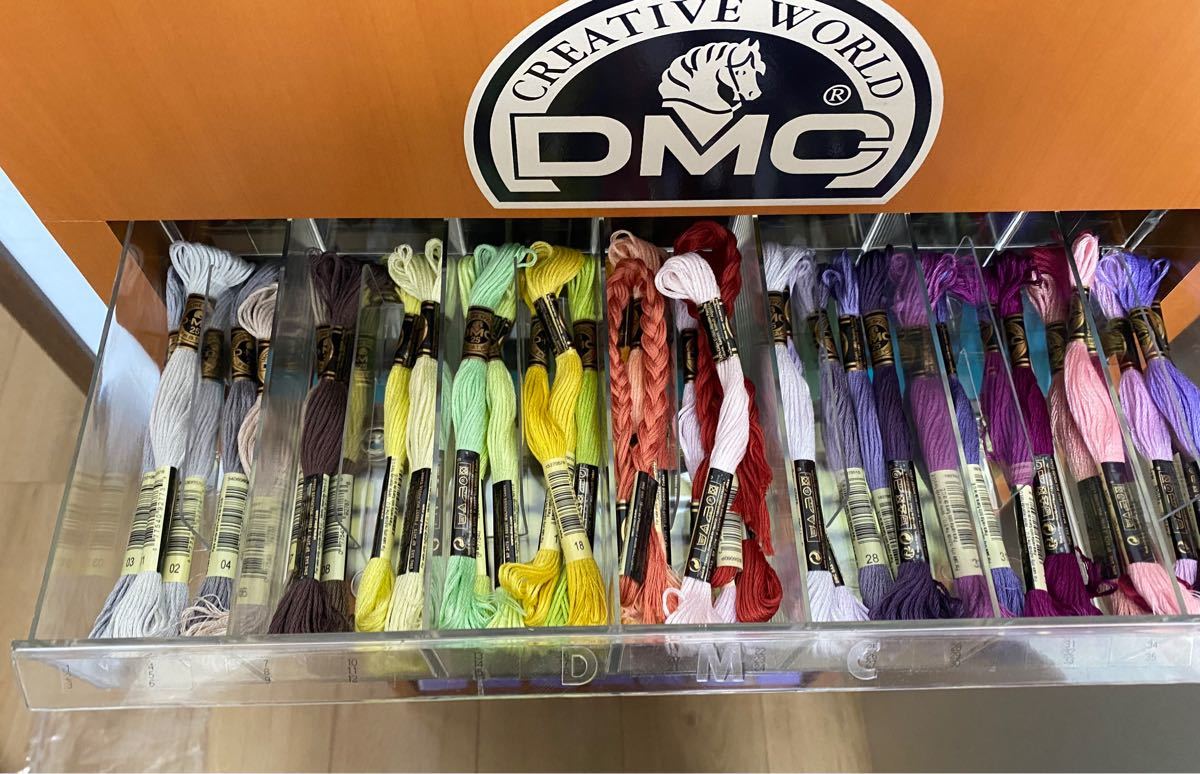 DMC刺繍糸全色セット・収納ケース