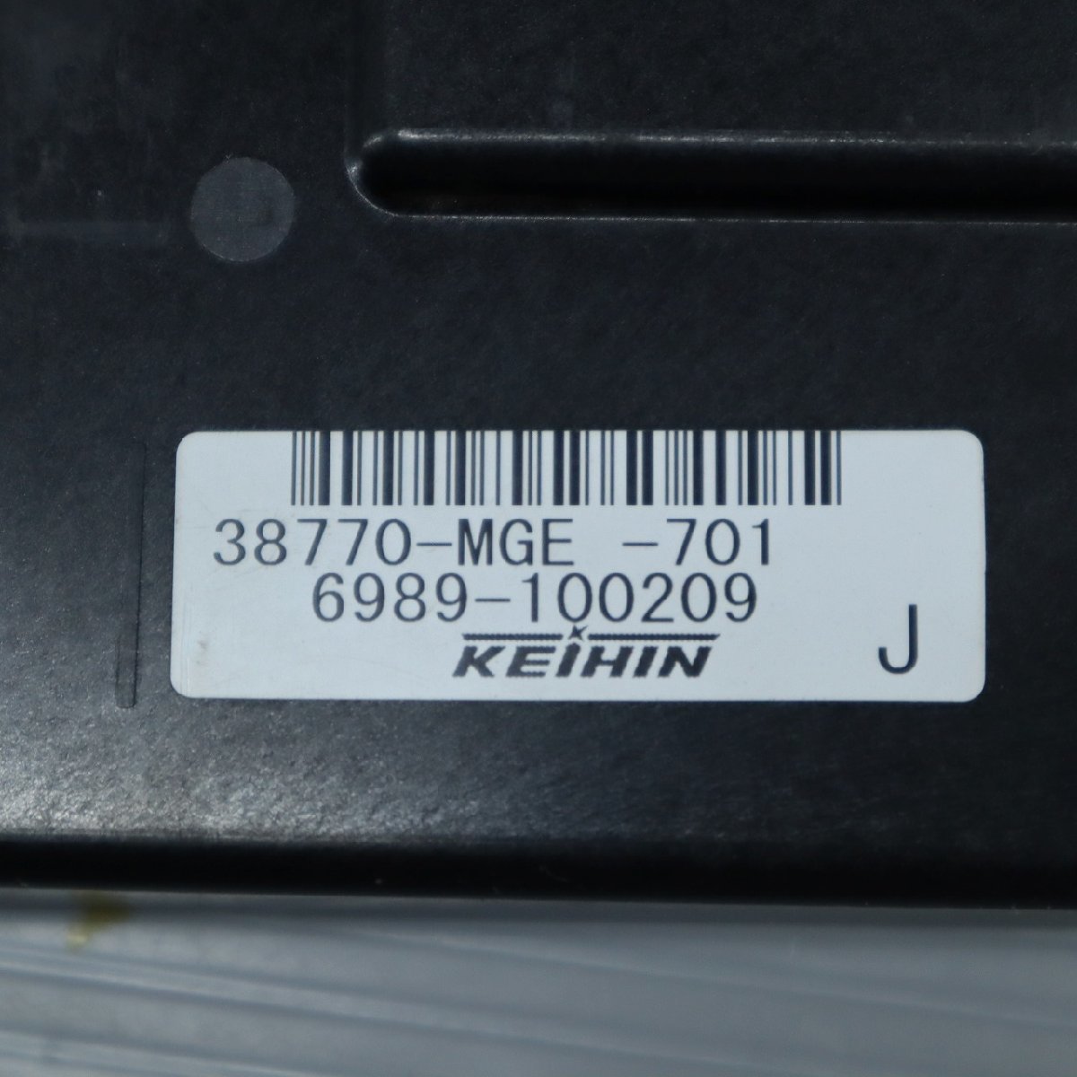 ホンダ VFR1200F 純正 イグナイター コンピュータ ECU CDI 38770-MGE-701/D11 ※動作未確認　220427MD0148_画像3