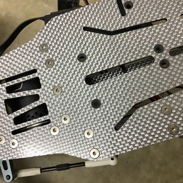 1円~ ジャンク 電動RC シャーシ、フタバ R604FS-E 受信機、S9551 サーボ 他 10