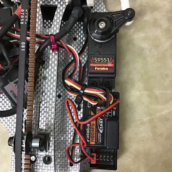 1円~ ジャンク 電動RC シャーシ、フタバ R604FS-E 受信機、S9551 サーボ 他 3