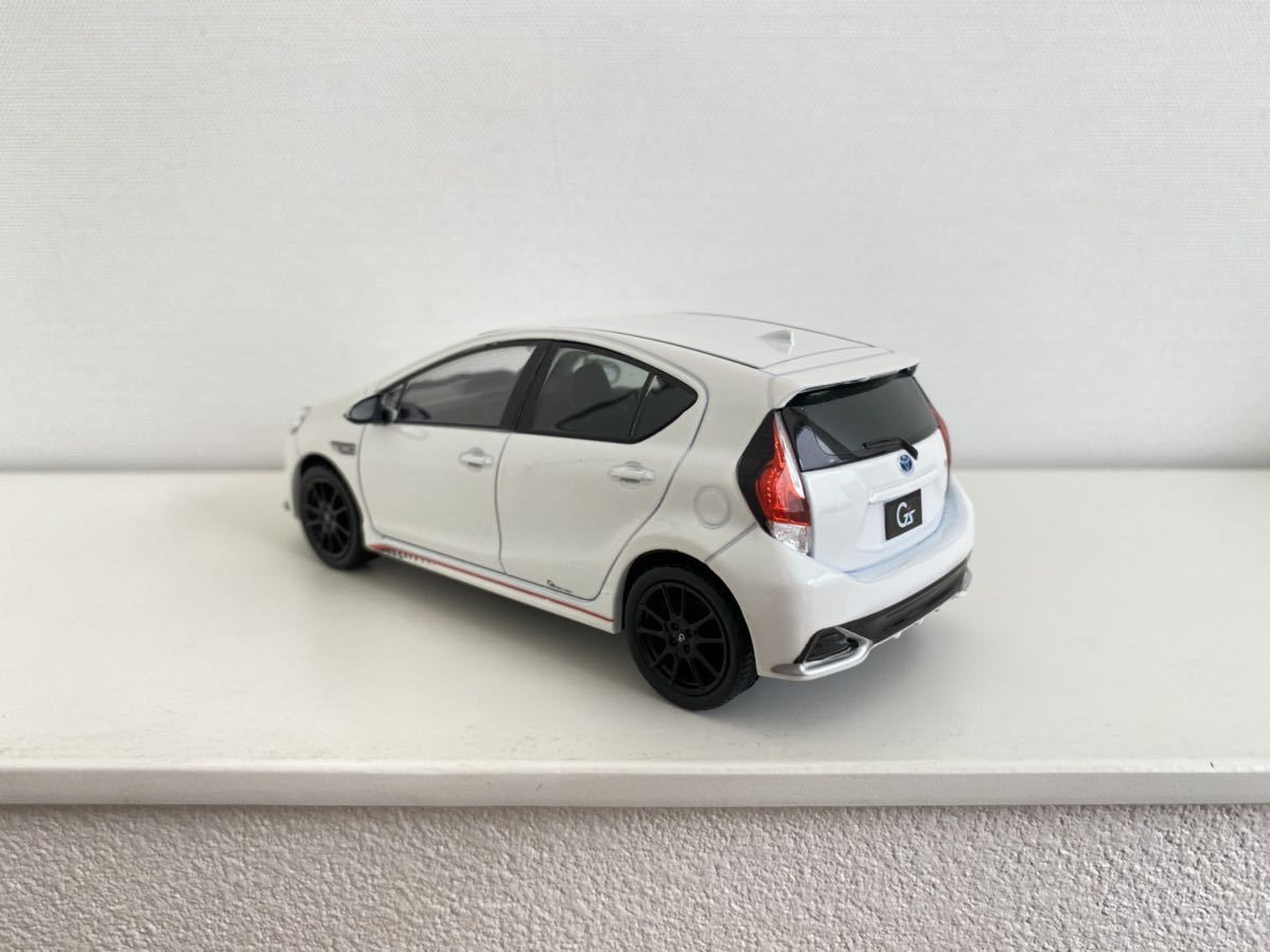 送料込み トヨタ アクア G's ミニカー 1/30 ライムホワイト 送料込み トヨタ アクア G's ミニカー 1/30 ライムホワイト