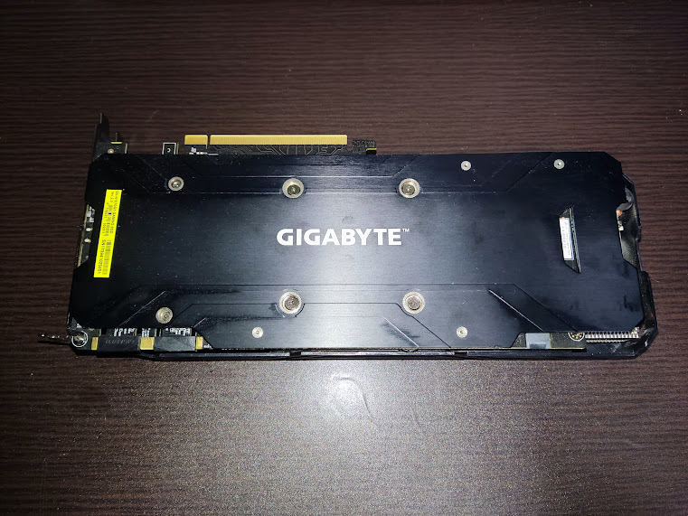 ピンク・ブルー GeForce GTX 1070 gigabyte 本体のみ - 通販
