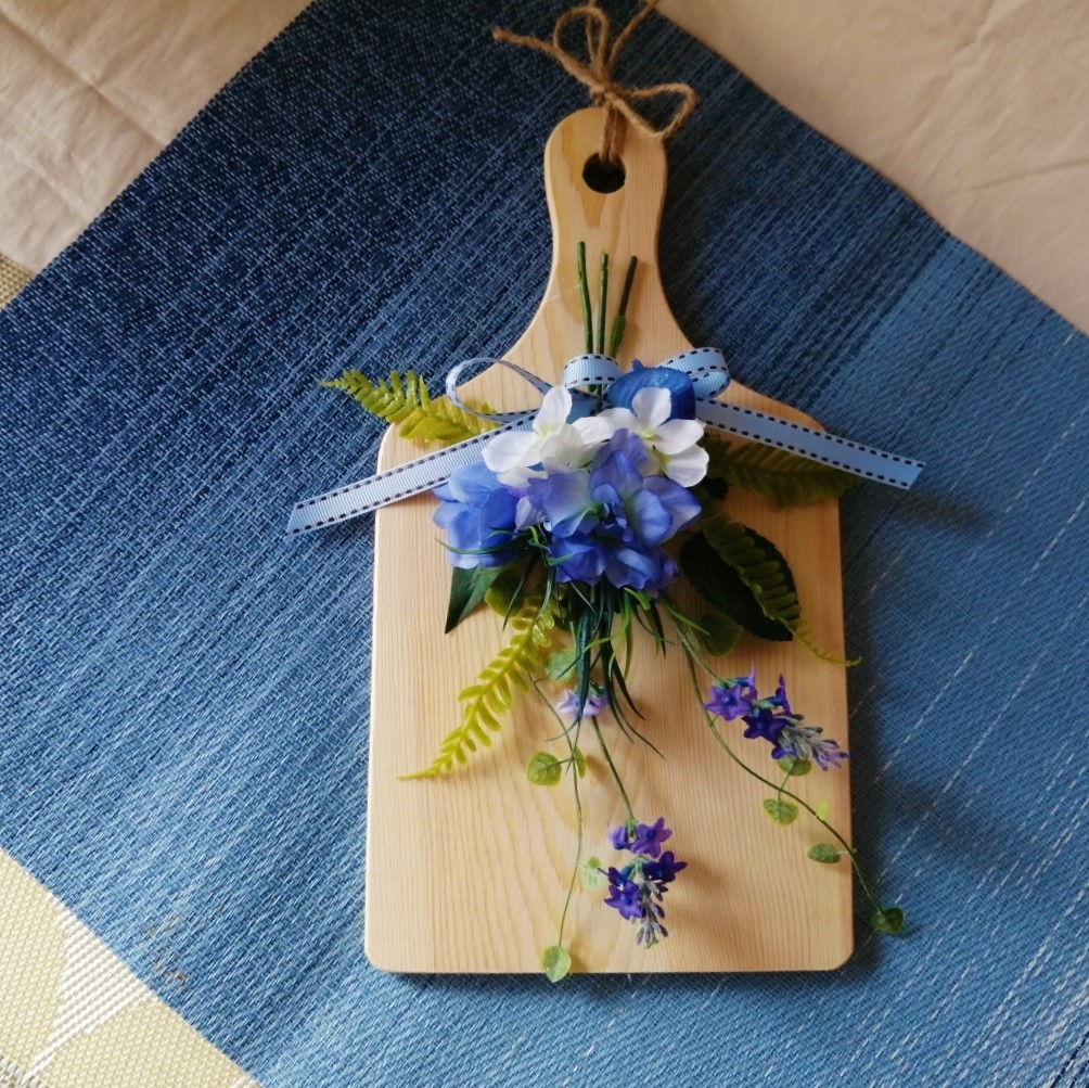 クッキングボードに飾る青いお花 ブルーリボン 造花 アーティフィシャルフラワー リース 壁掛け プレゼント ギフト 新築祝_画像6