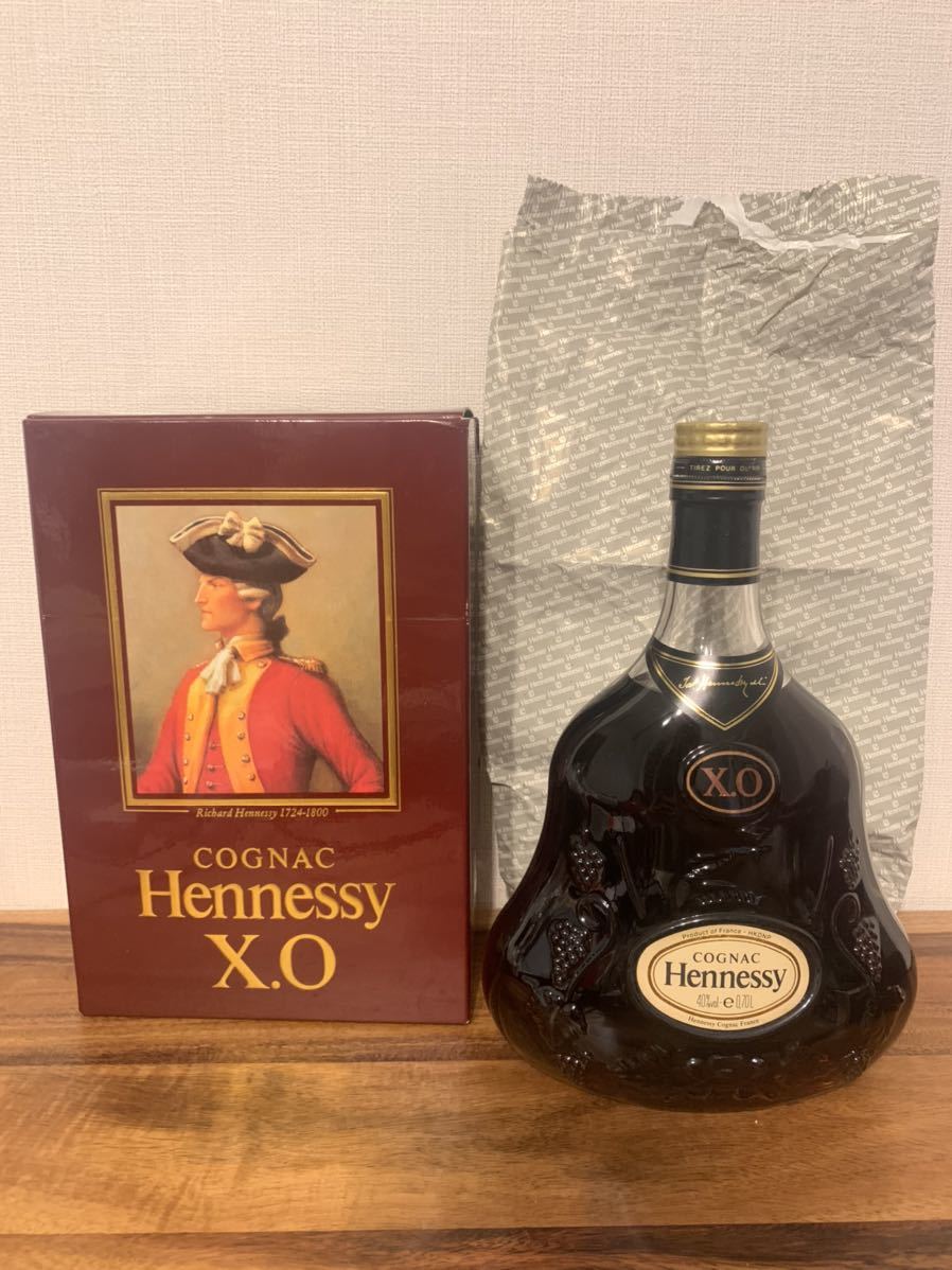 HENNESSY /ヘネシー X.O xo 金キャップ クリアボトル 700ml ブランデー 古酒 高級 箱あり 酒 定番 人気 入手困難 希少