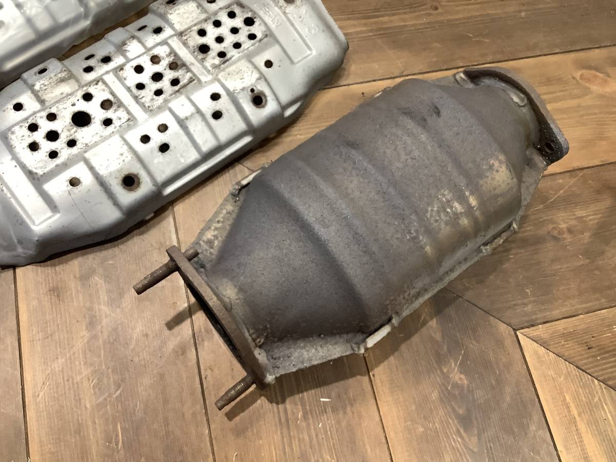 日産純正 触媒 新品カバー付 S13 S14 S15 シルビア RPS13 BNR32 BCNR33