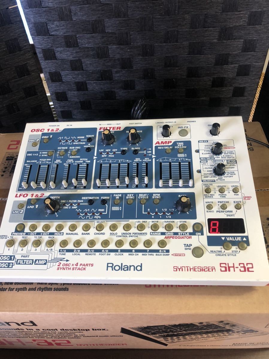 ☆送料込 Roland SH-32 シンセサイザー 音源モジュール ローランド