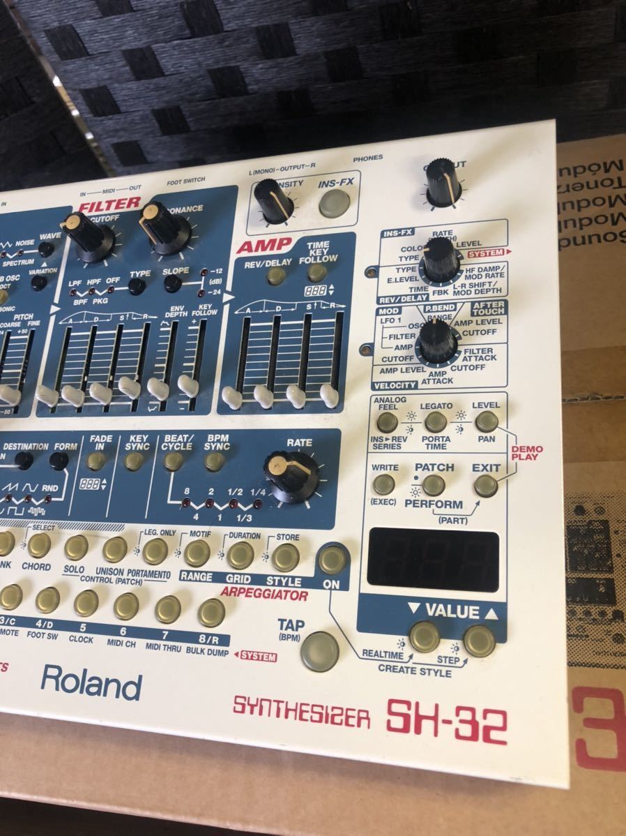 ☆送料込 Roland SH-32 シンセサイザー 音源モジュール ローランド