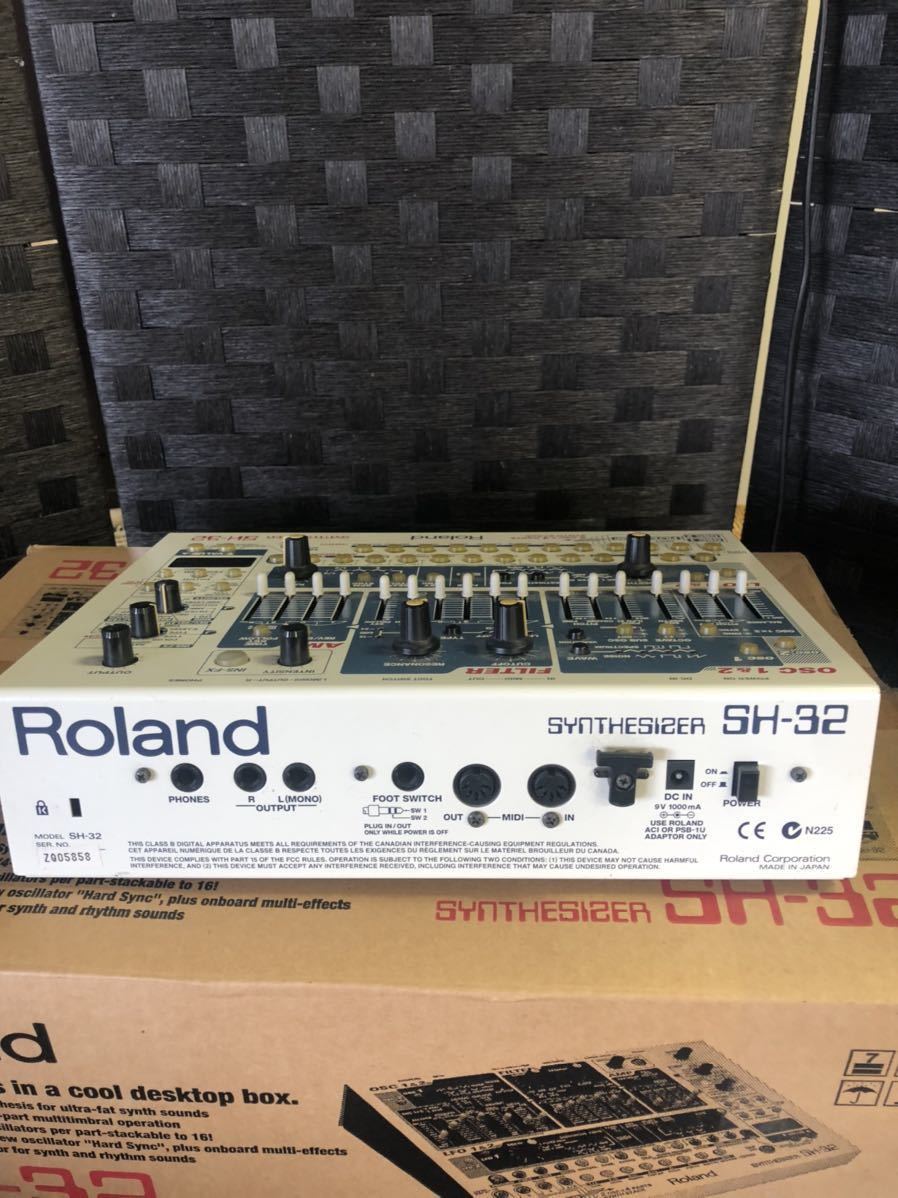 ☆送料込 Roland SH-32 シンセサイザー 音源モジュール ローランド