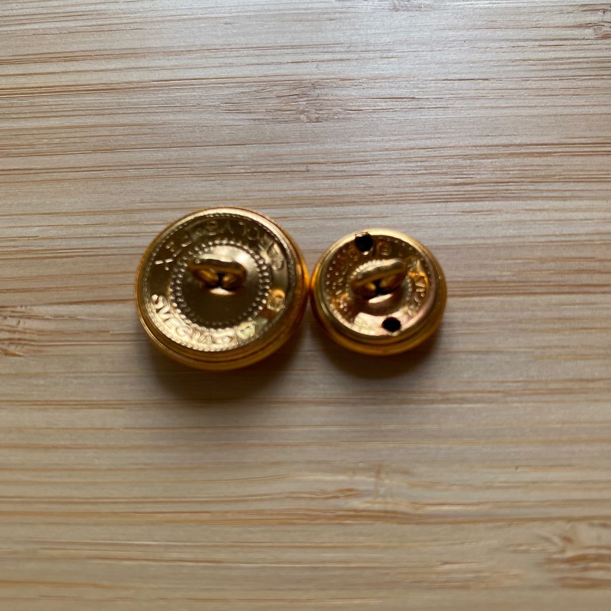 ボタン 足つき 紋章 JPRESS ゴールド IVY ジャケット 直径約14mm 直径約18mm 80年代 しっかり重み ビンテージ vintage レトロ スクール_画像4