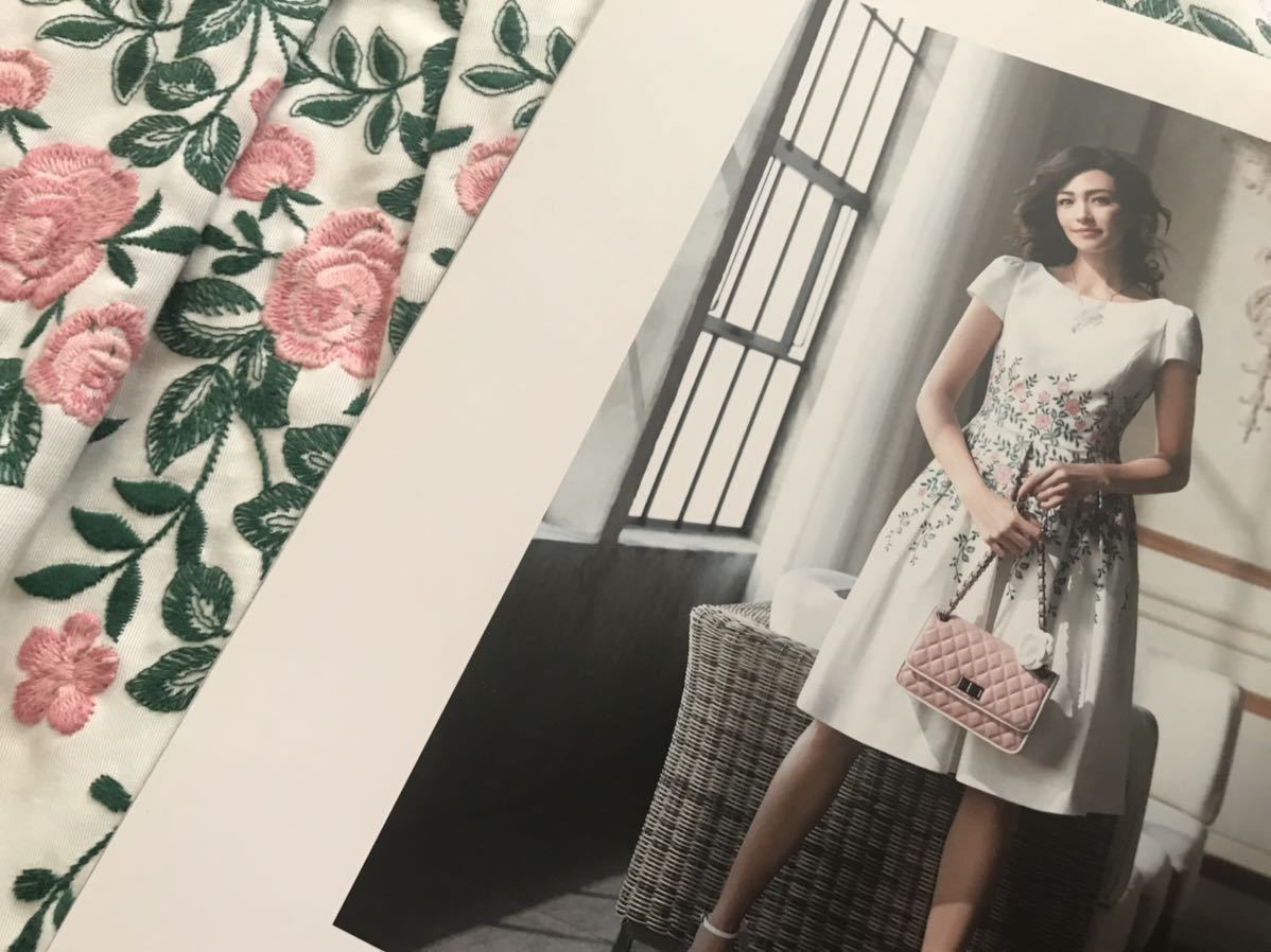 送料無料◇エムズグレイシー◇美品綺麗♪ カタログ掲載♪ お花刺繍が