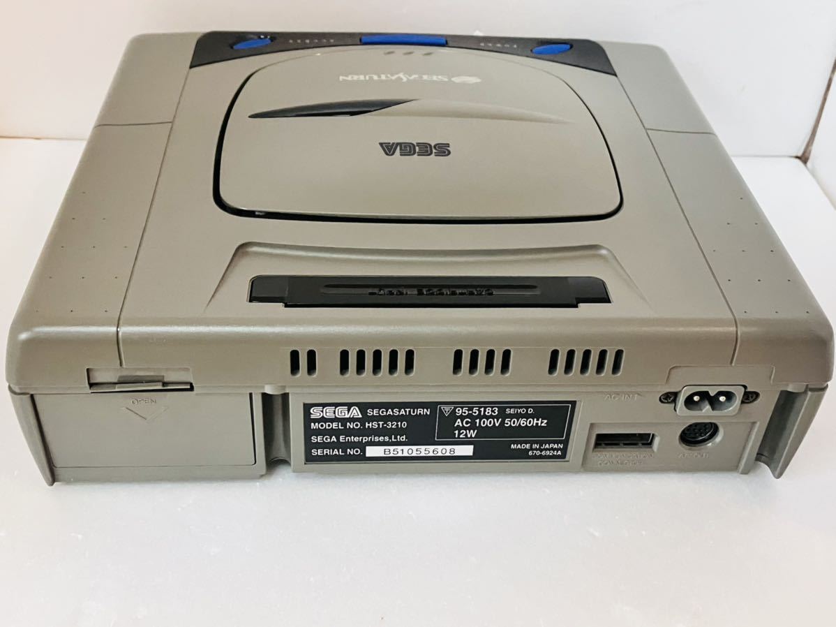 ★動作確認のみ　ほとんど新品　激安　極上美品　SEGA セガサターン本体 HST-0004 希少品　無傷　劣化なし　送料無料★