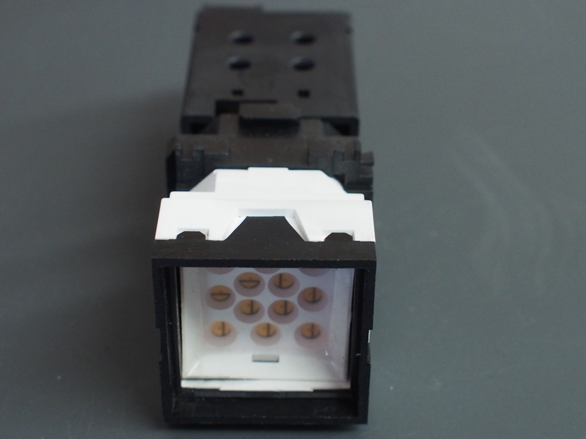電気設備 計装設備 制御盤 表示ランプ 富士電機(株) FUJI ELECTRIC LED 表示灯 抵抗器 APCX028-H7 DC: 110V サイズ: 30×30×88_画像1