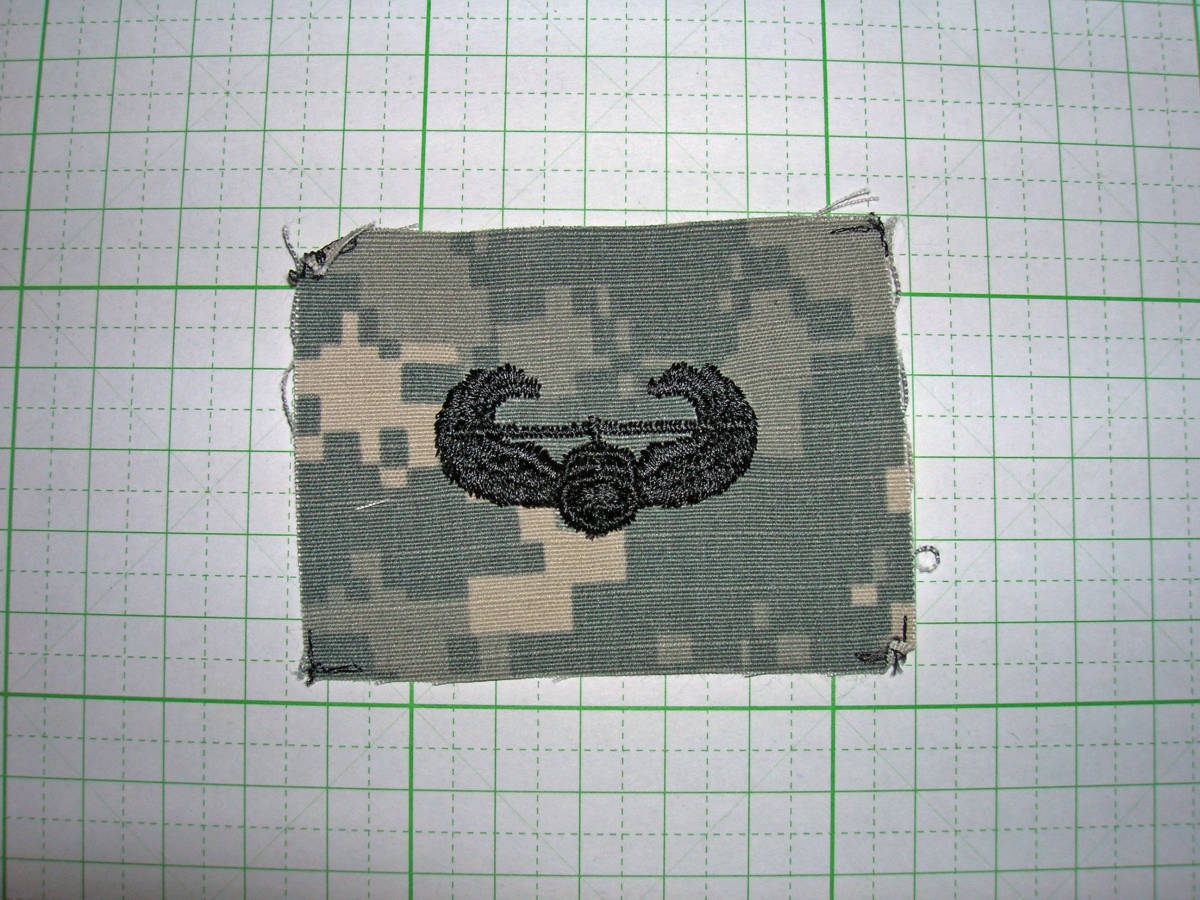 特価SALE！レア物！U.S.Army Air Assault Badge 空襲記章 ACU Sew-on用・軍納入業社放出品 少量在庫限り_画像1