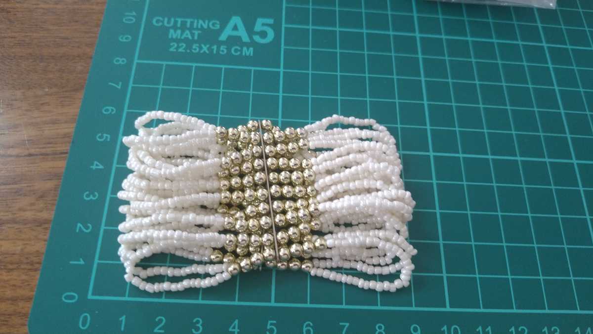 * white × Gold color beads * wide width bangle *