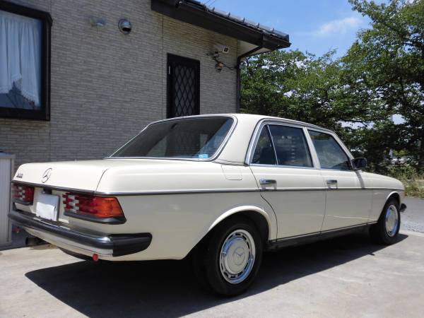  finest quality car! inside exterior beautiful! Mercedes Benz 230 ivory! left steering wheel! vehicle inspection "shaken" long!30 year 10 month!