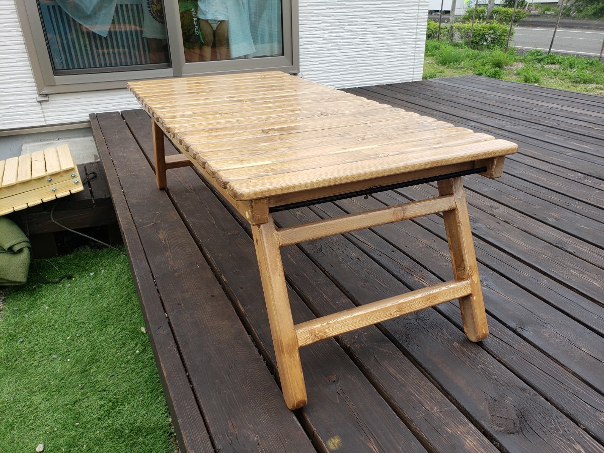 折り畳み式　高さ40㎝のゆったり大きなキャンプテーブル、ウッドテーブル