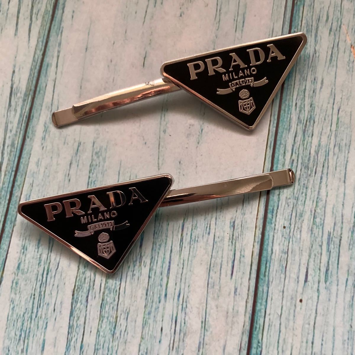 PRADA ヘアピン ブラック 2点セット 右左 プラダヘアピンセット|Yahoo