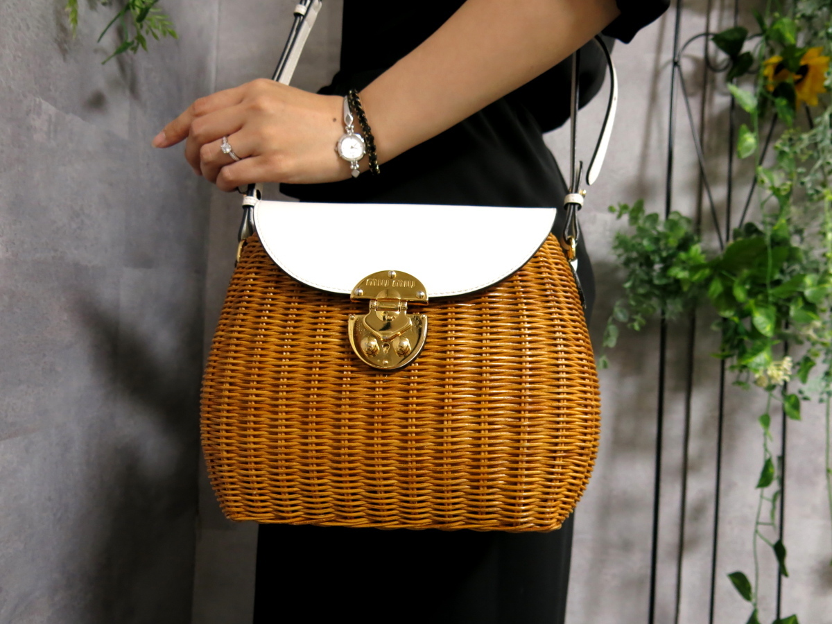 18400円首都圏激安 買い物 ブログ 美品○ミュウミュウ ハンドバッグ
