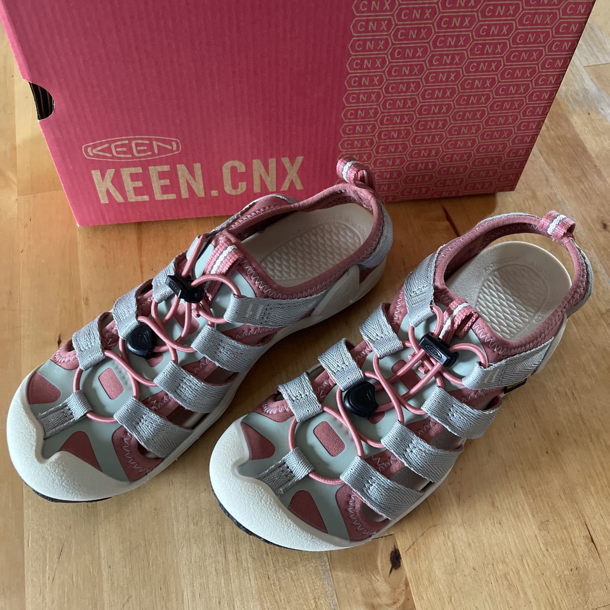新品・送料無料 KEEN CLEARWATER Ⅱ CNX W キーン クリアウォーター