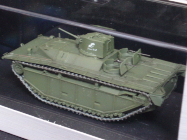  конечный продукт 1/72 LVT-(A)1 WATER BUFFALO 1945 Okinawa Dragon 60424