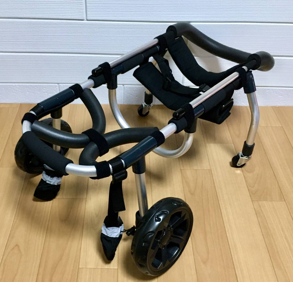 □犬の車椅子 小型犬用4輪車 2~9kg位 顎乗せ付き 歩行器 犬用車いす